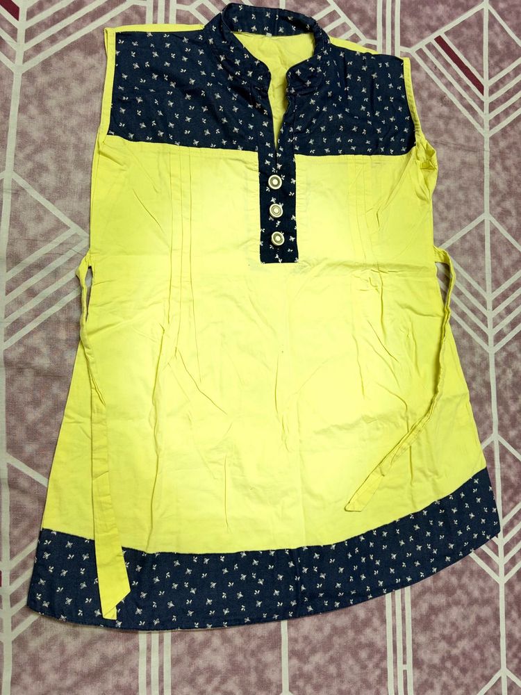 Stylish Yellow &amp; Navy Printed Top