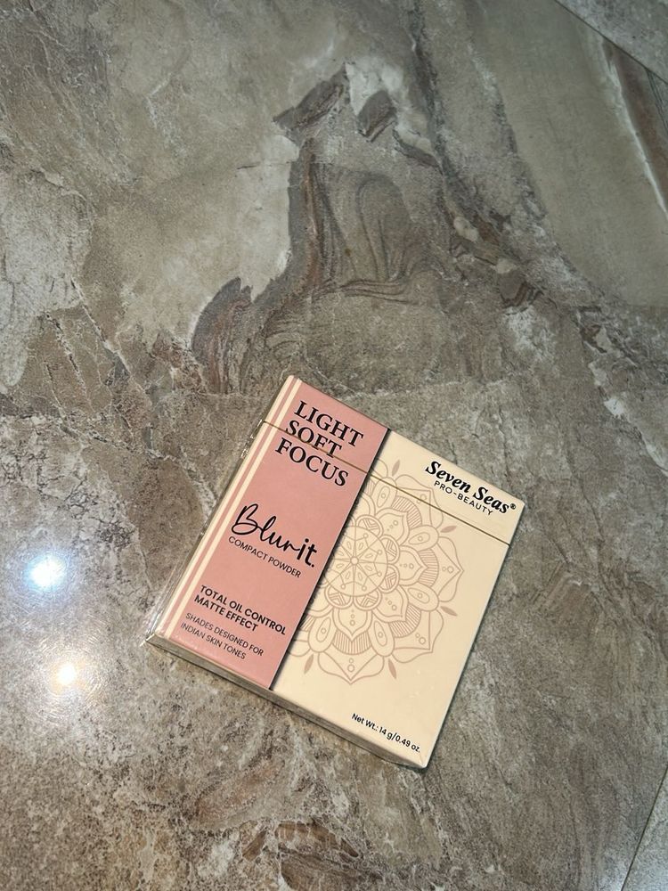 Seven Seas Blur it Compact Powder