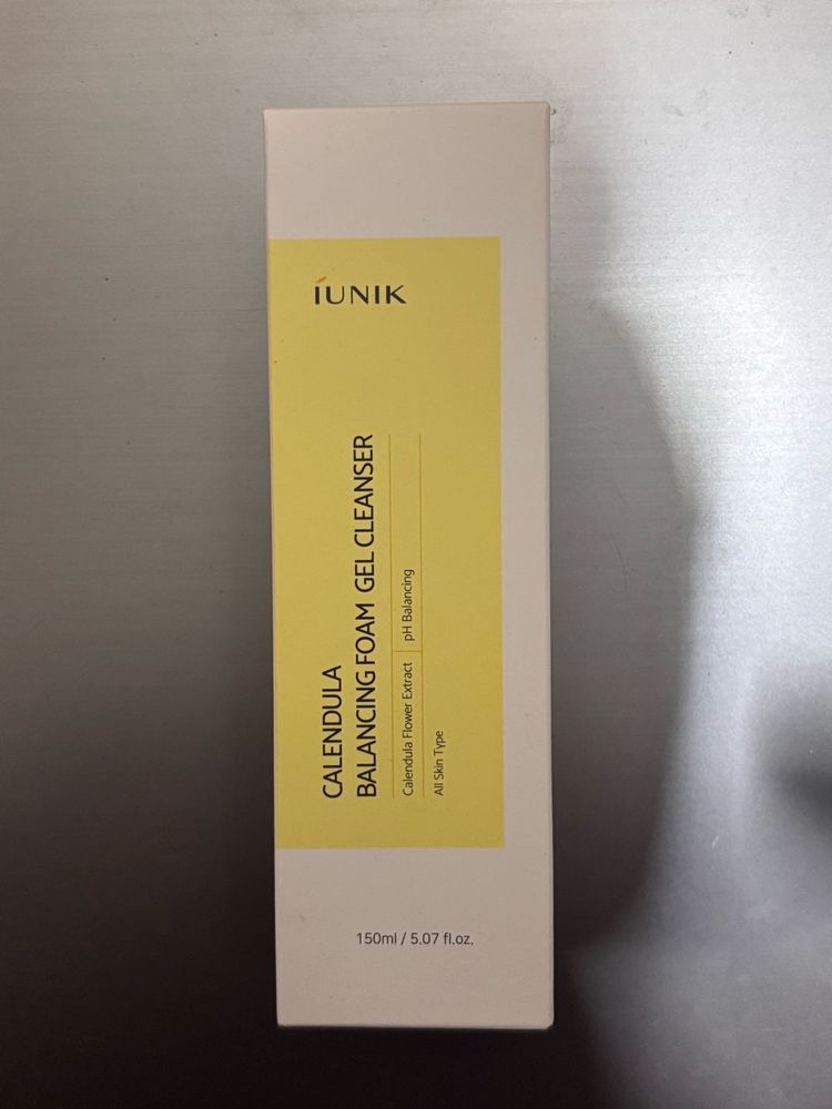 iunik calendula balancing foam gel cleanser