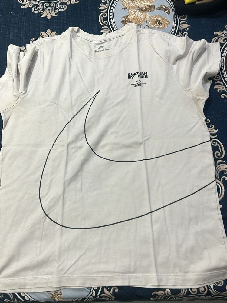 Nike Swoosh Graphic Tee