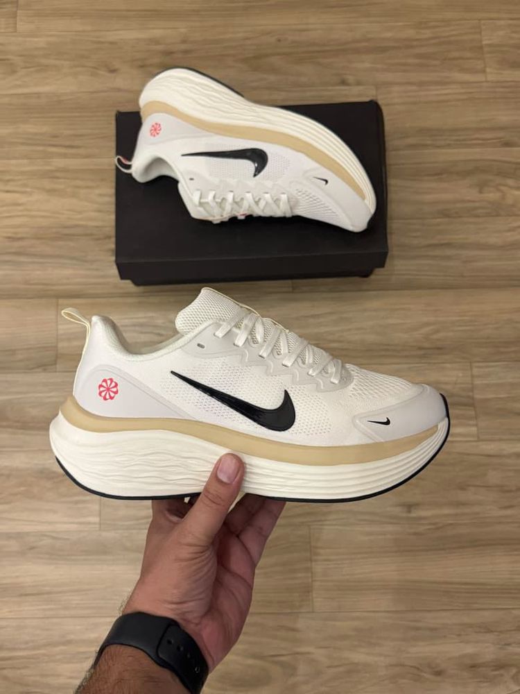 Nike Structure 26