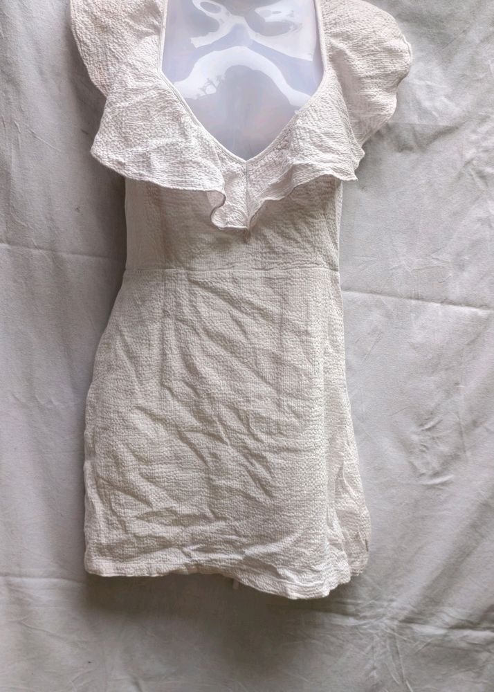 21T. CUTE OFF WHITE TOP