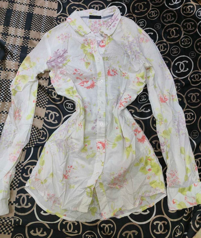 Chic Floral Button-Up Shirt