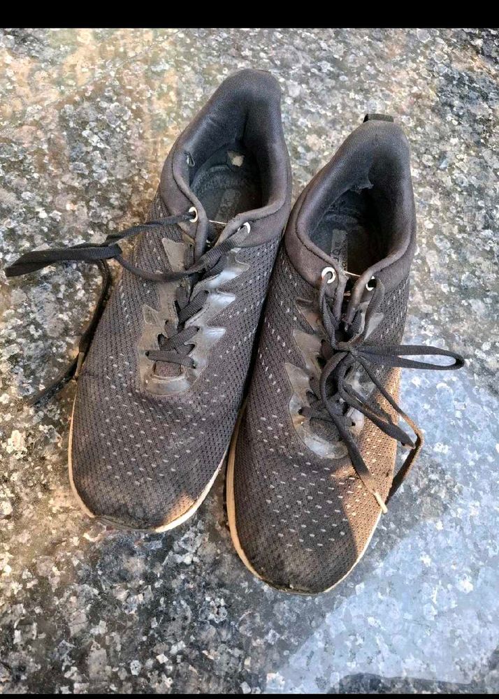 Comfortable Black Sneakers