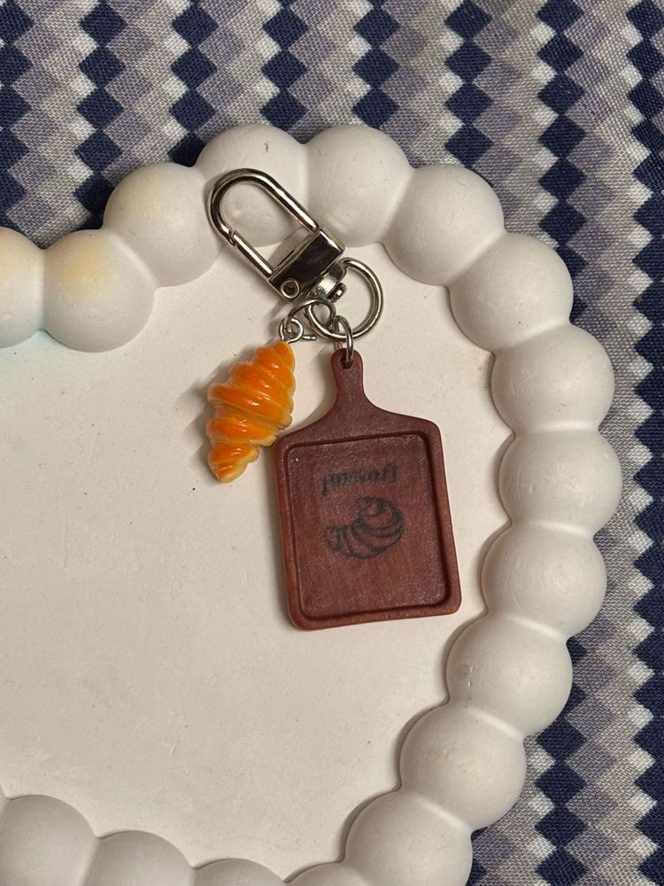 Cute Croissant &amp; Cutting Board Keychain