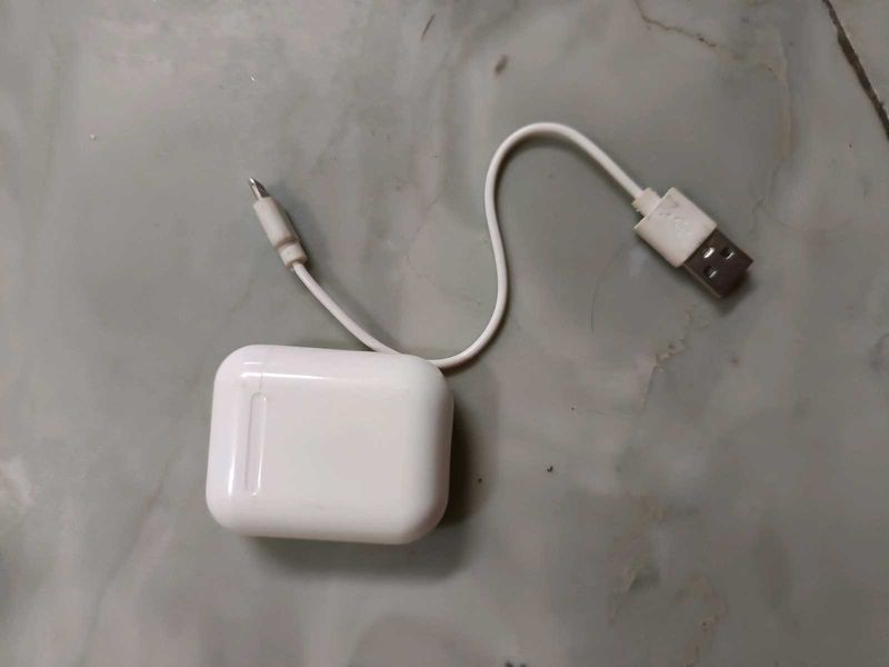 White Charging Case with USB Cable (don't know whe