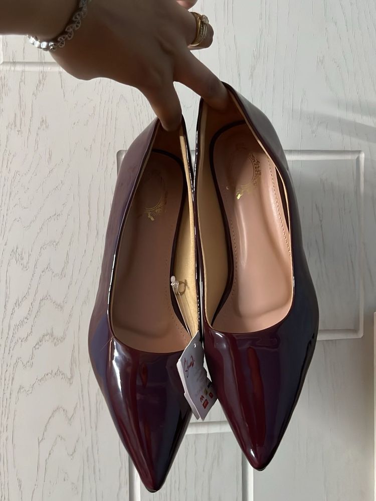 ✨👠Branded Maroon heels on sale