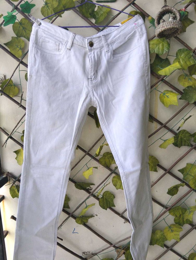 white skinny jeans
