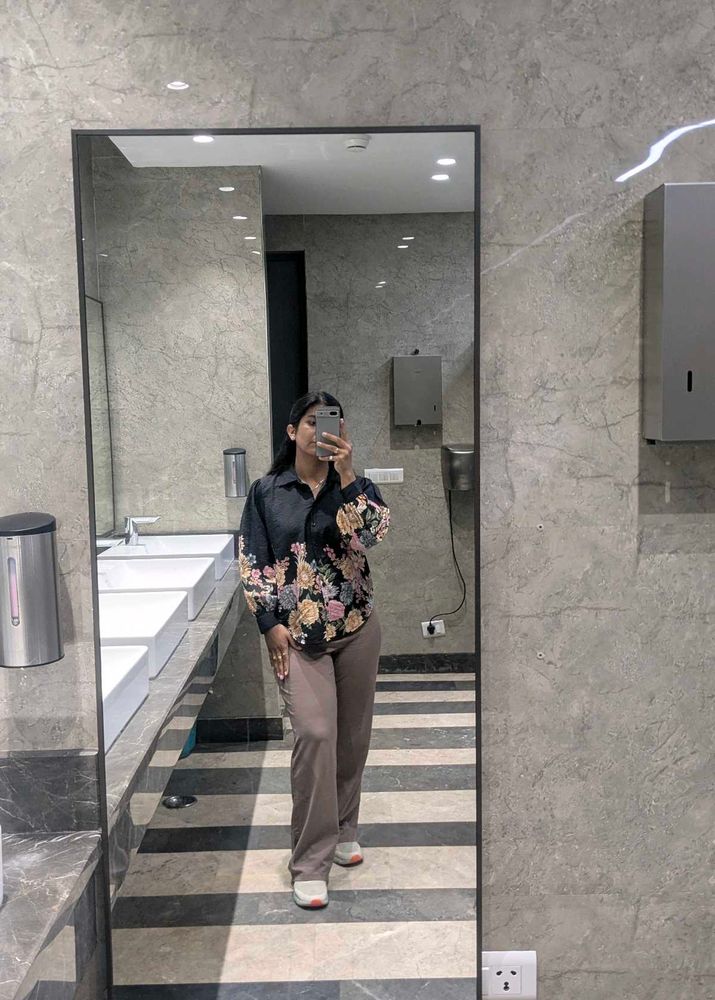 Chic Floral Print Black Shirt