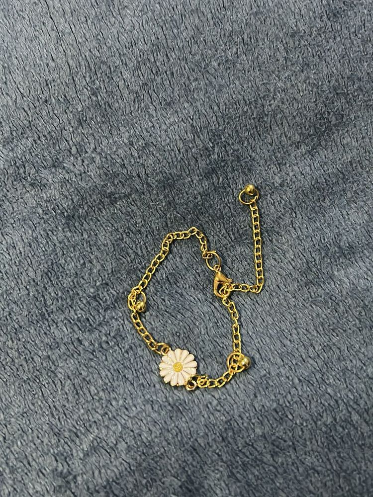 Daisy Charm Bracelet