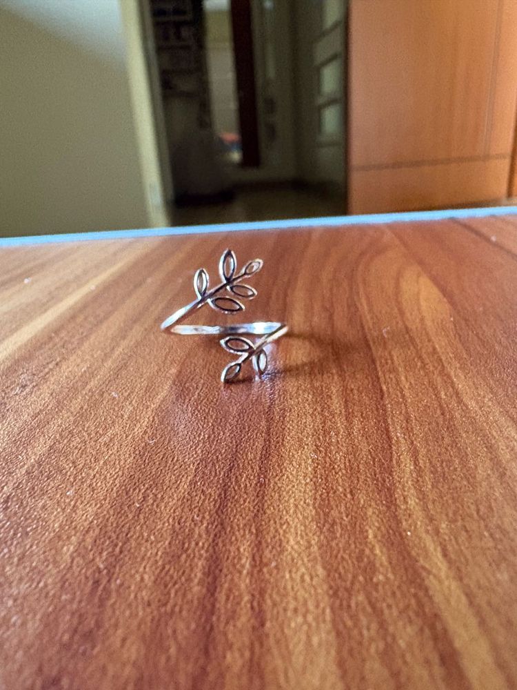 Delicate Rose Gold Leaf Design Adjustable Ring