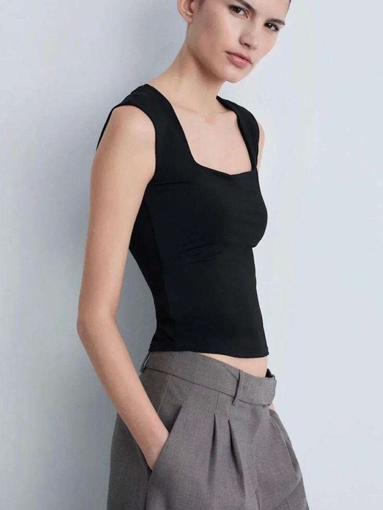 NUON(Westside) Black Square Neck Fitted Top