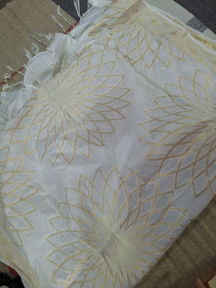 Elegant White &amp; Gold Dupatta
