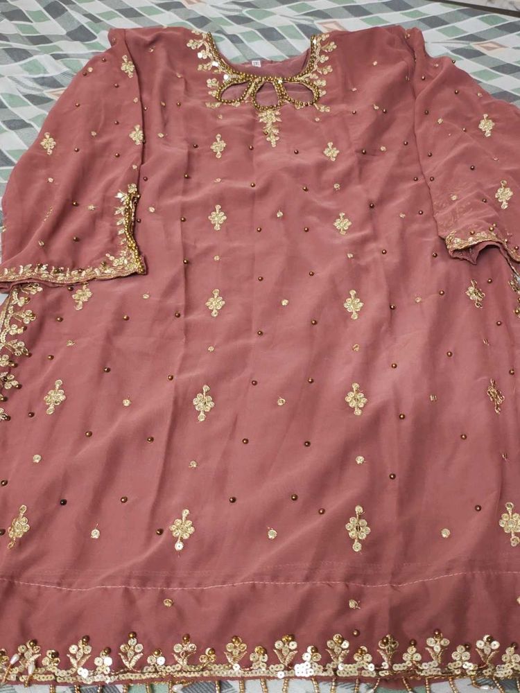 Embellished Kurta with Intricate Gold Work