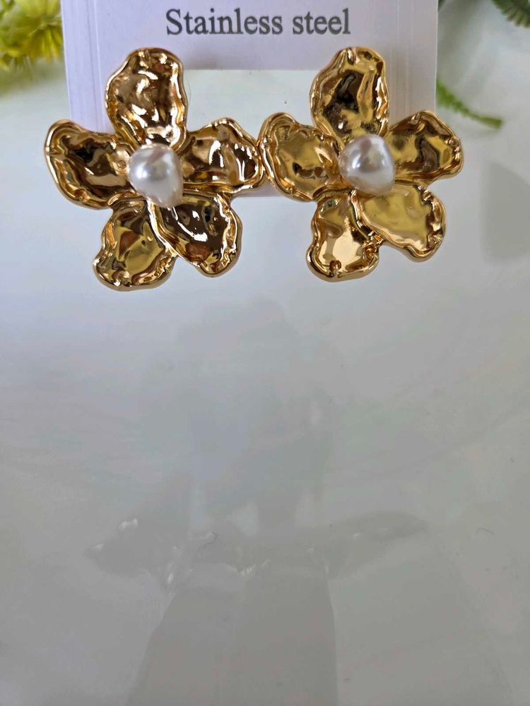 Gold Flower Pearl Stud Earrings