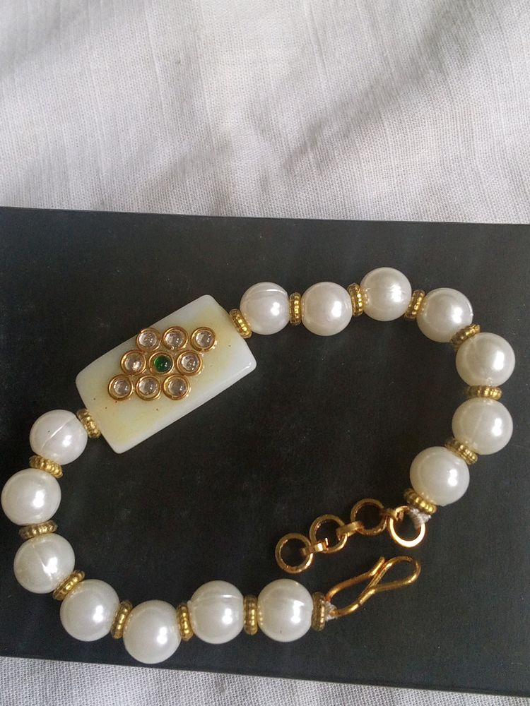 Cute Breslet To Wear