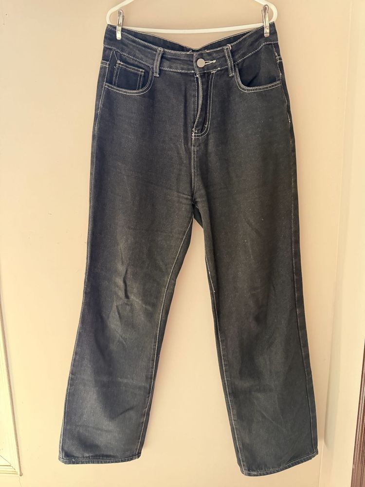 Urbanic Black Straight-Leg Jeans