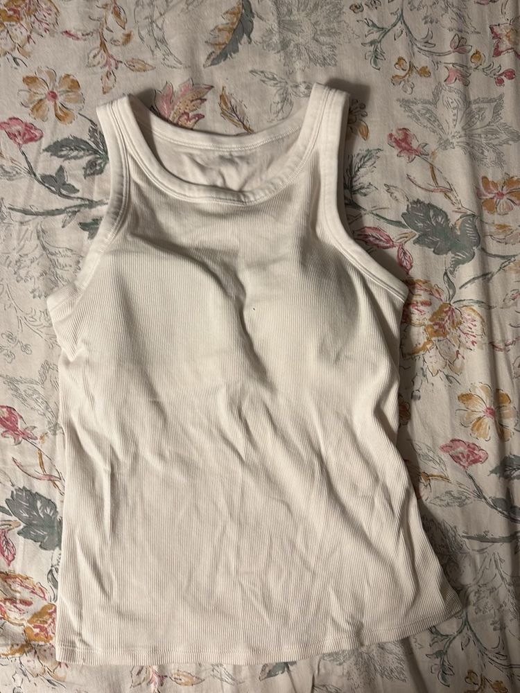 uniqlo paddedWhite Tank Top