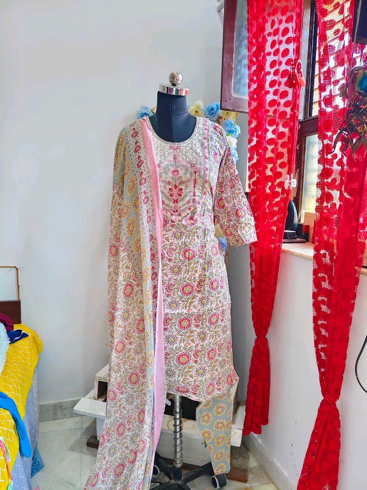 Floral Print Kurta Set with Dupatta