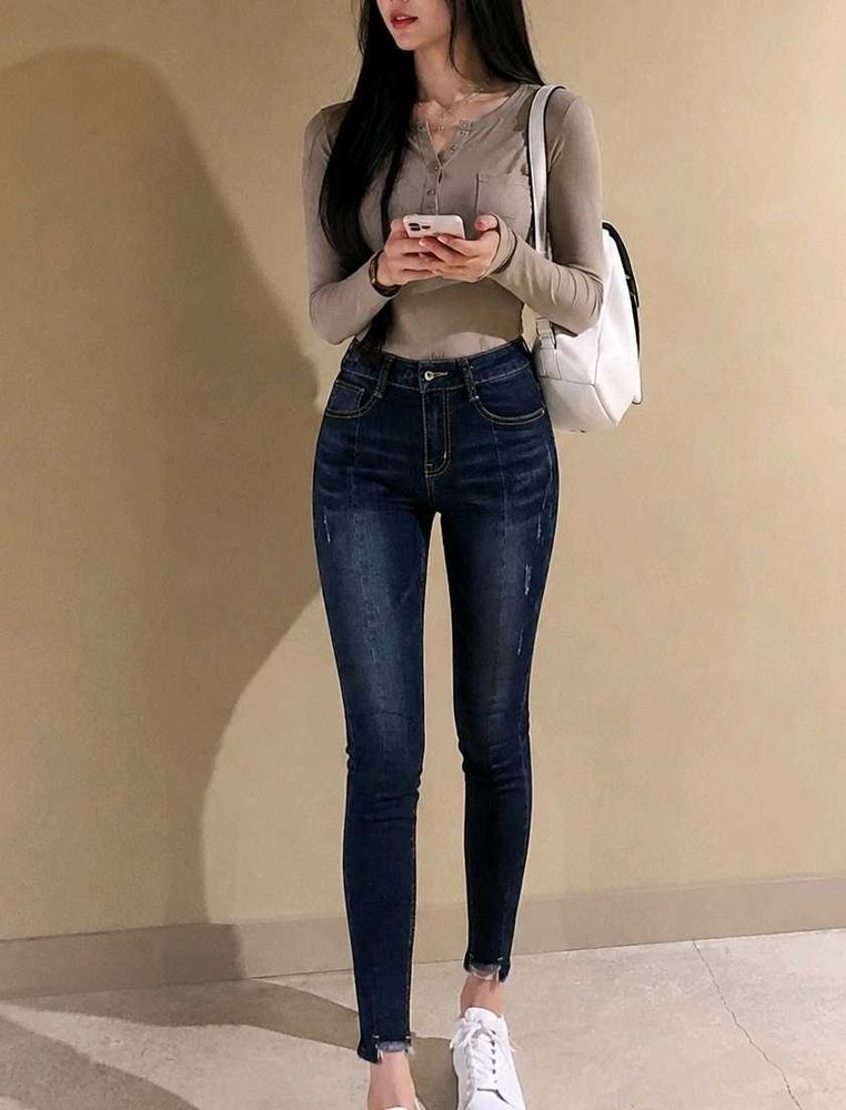 Dark Wash Distressed Skinny Jeans| Korean style