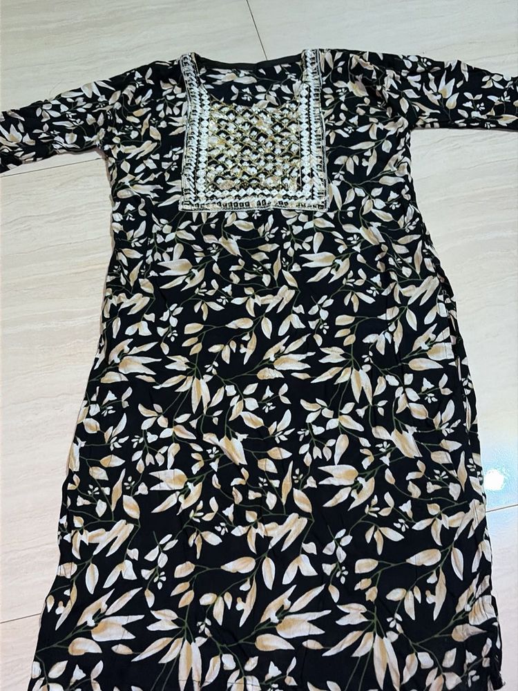 Beautiful Floral Print Kurta margin in kurti XL