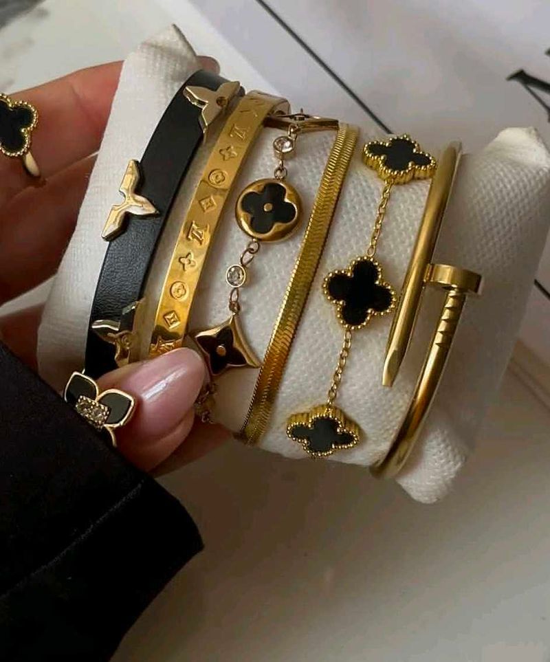 Luxury Bangle- Gold &amp; Black