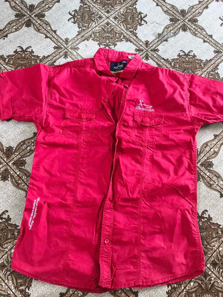 Men's Red Short Sleeve Button-Up Shirt