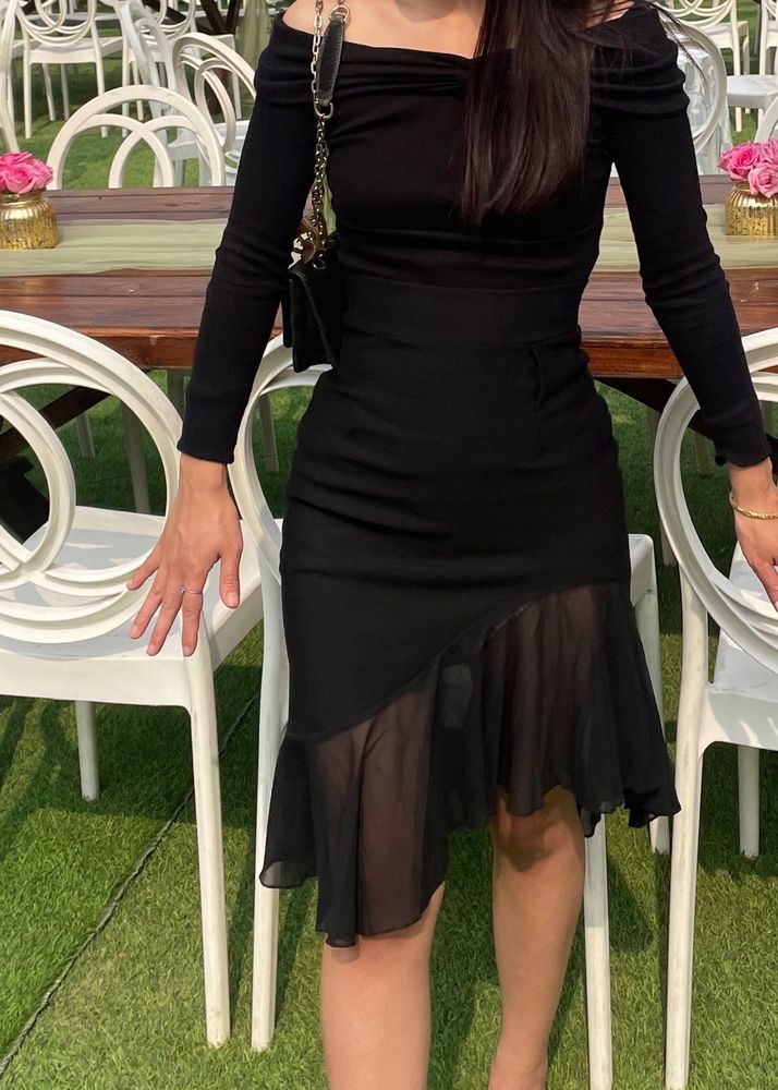 Chic elegant black skirt