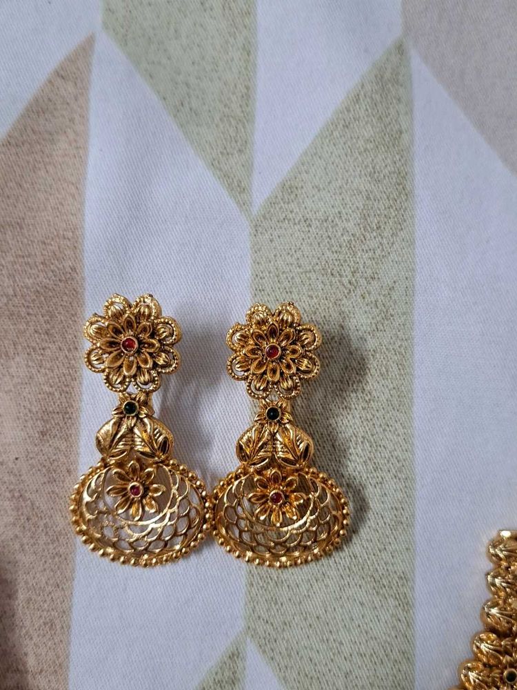 Gold Plated Floral Necklace set