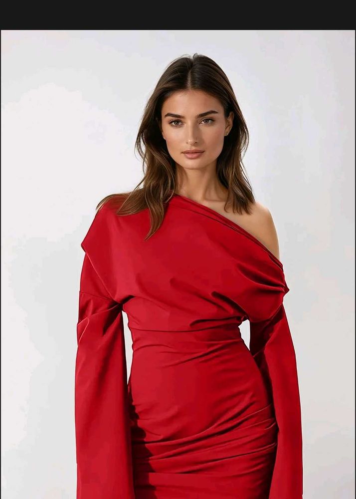 Elegant Red One-Shoulder Ruched Dress
