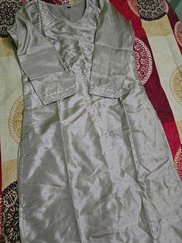 Elegant Silver Embroidered Kurta