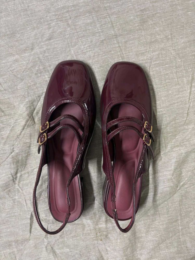 Chic Burgundy Patent Slingback Heels