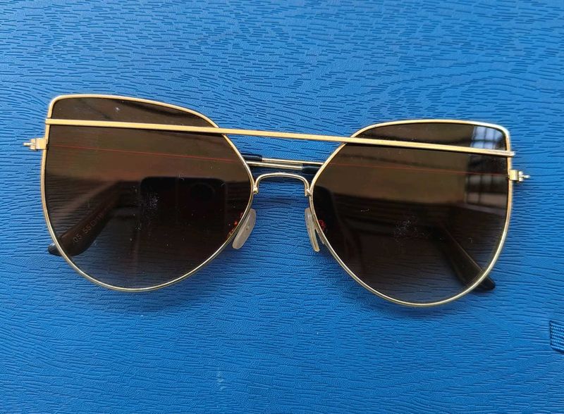 Stylish Gold Frame Sunglasses