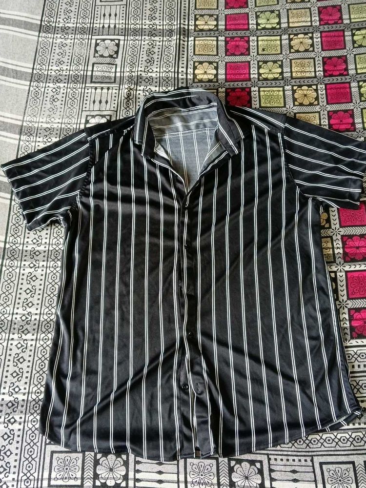 Men's Black &amp; White Striped Shirt
