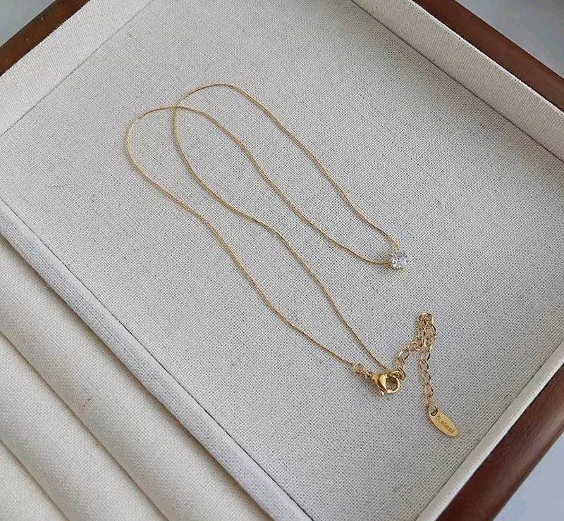 Minimal Dimond Necklace