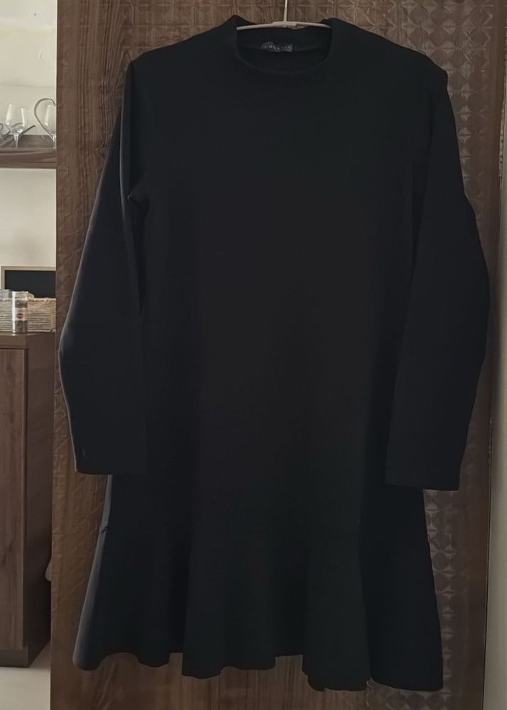 Chic Black Long Sleeve Flared Dress