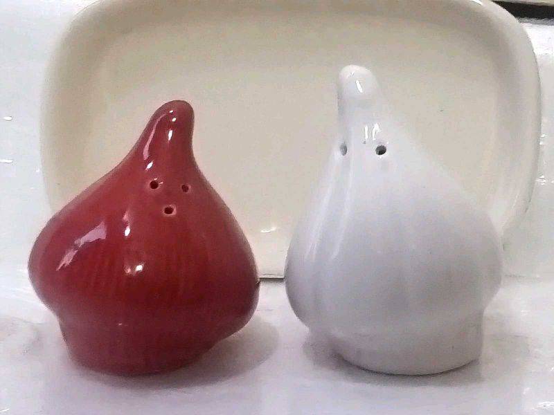 Ceramic Onion Salt &amp; Pepper Shakers