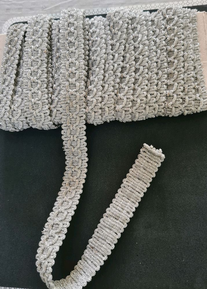 Delicate Silver Lace .....3.85 m