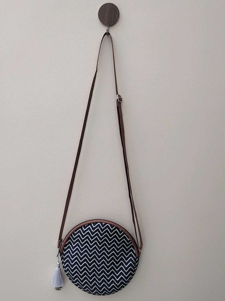 Unique Chevron Round Sling Bag