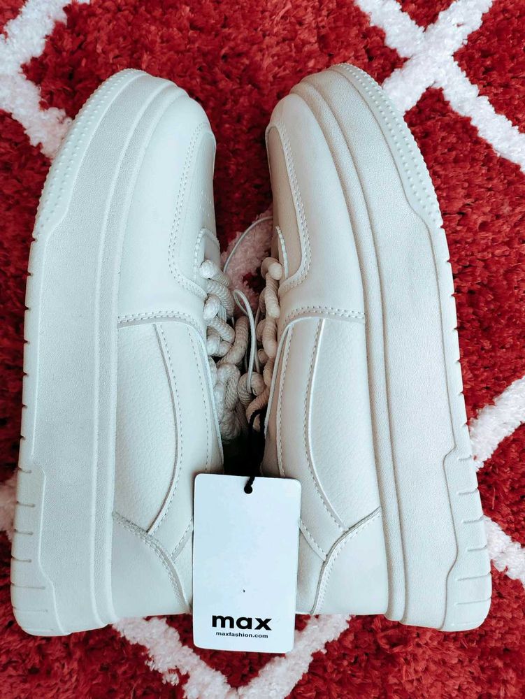 Women Cream Platform Sneakers