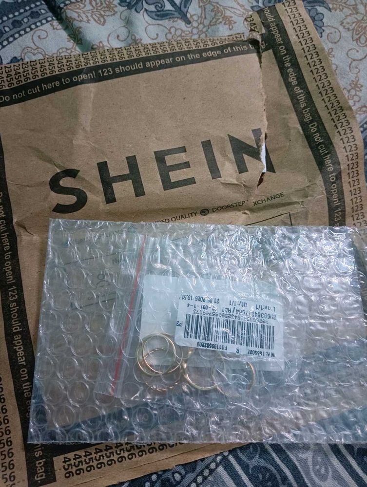 Shein Set of 5 Gold-Tone Rings, not used even once