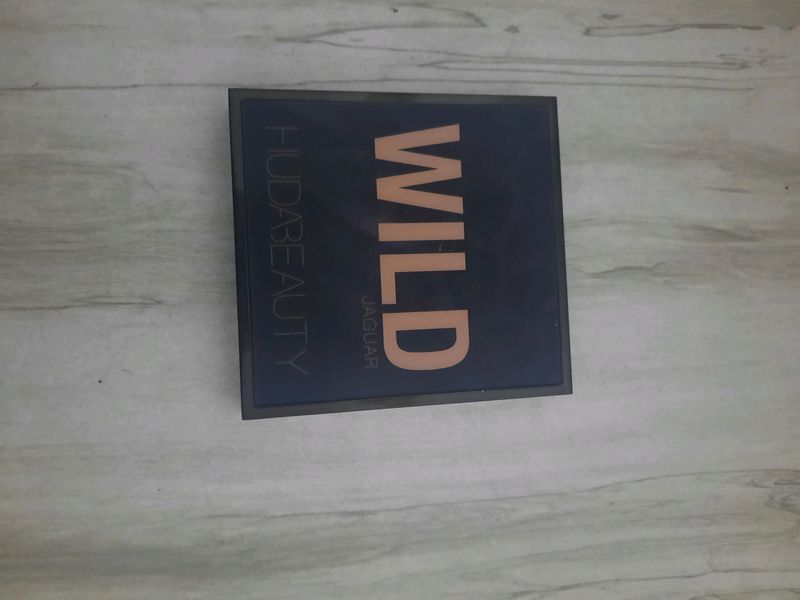HUDA BEAUTY WILD OBSESSIONS JAGUAR EYESHADOW PAL