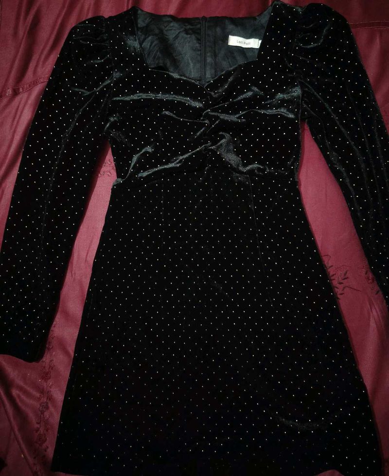 Elegant Black Velvet sweet heart neckline dress