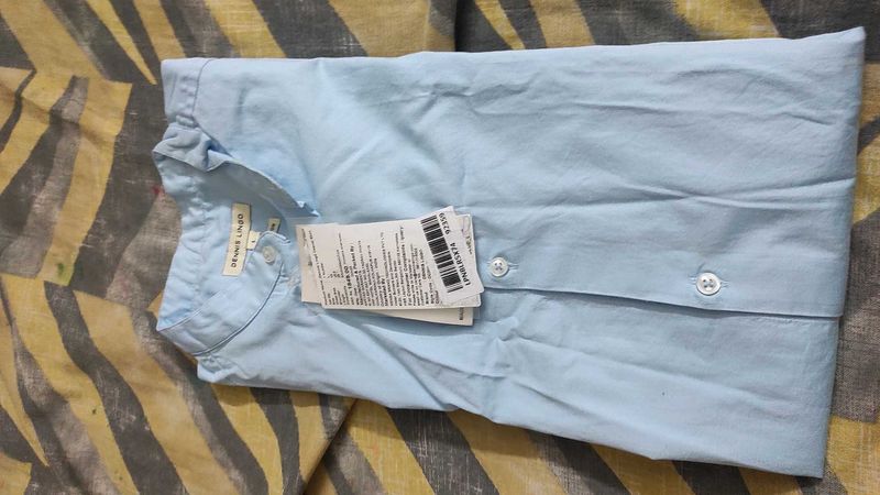 Men's Light Blue Button-Up Shirt
