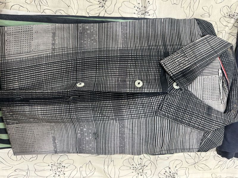 Men's Grey Plaid Button-Down Shirt