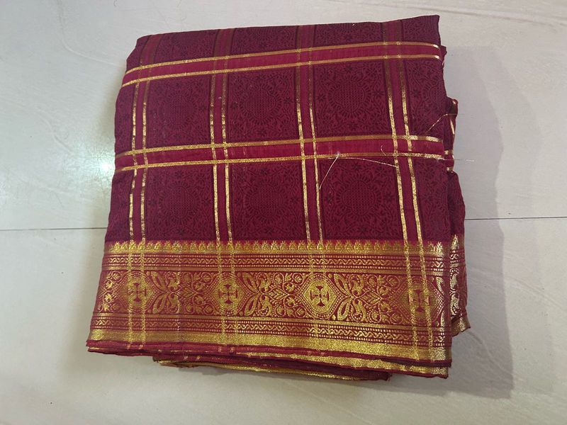 Elegant Maroon Saree with Gold Border &amp; Blouse