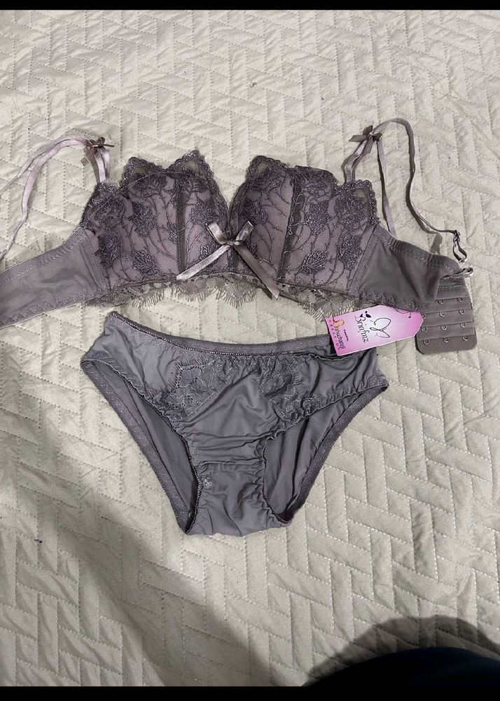 Elegant Lace Bra and Panty Set