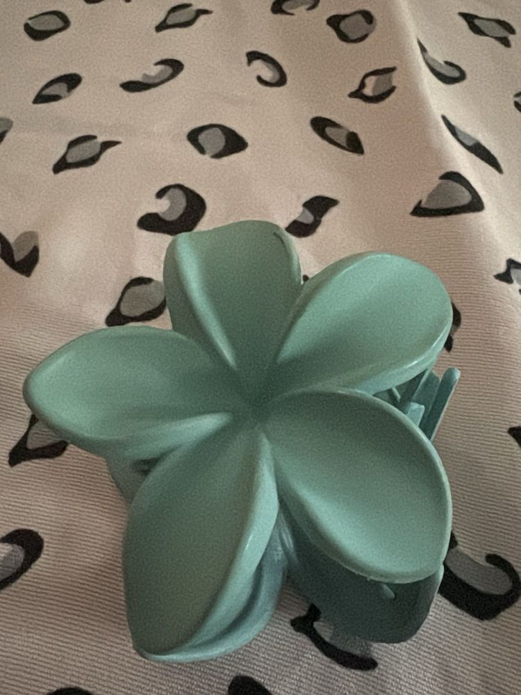 Cute Flower Hair Claw Clip