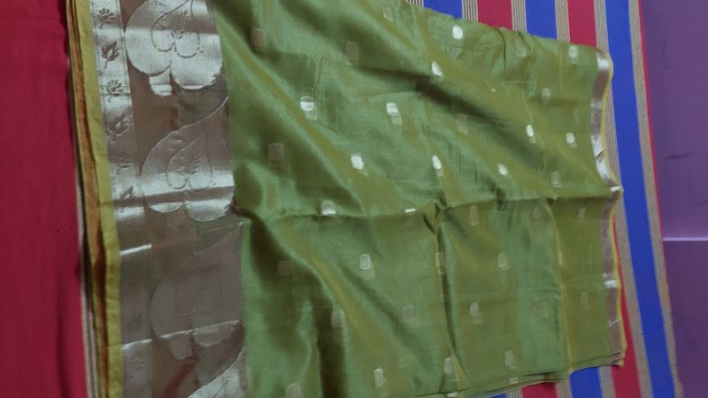 Beautiful New SAREE but Without Label