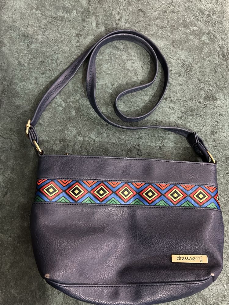DressBerry Sling bag